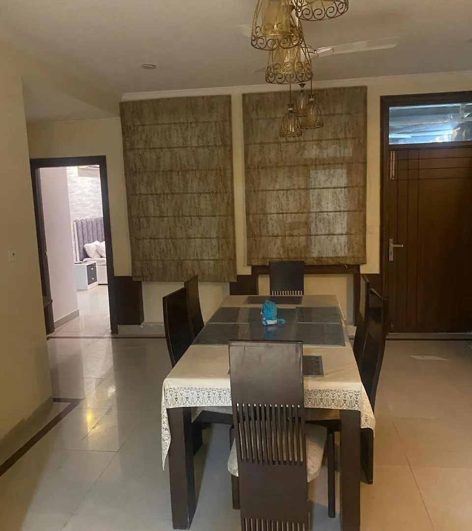 Srb Luxury Villa Gurgaon 0*,  Indien