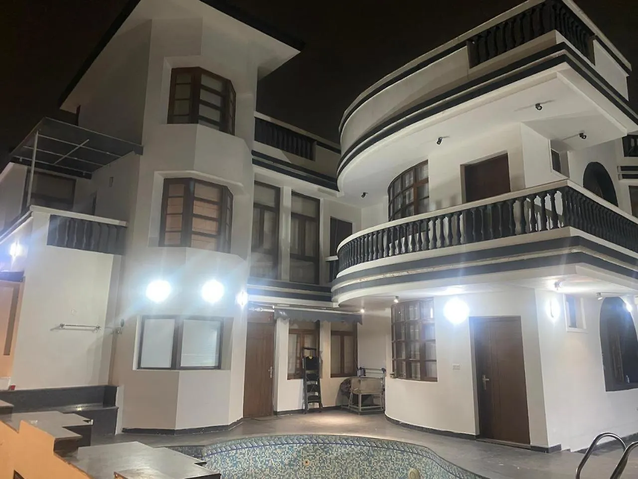 Srb Luxury Villa 구르가온